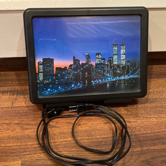 Retro Color Ambient Changing Light Up NYC Skyline Box - Picture 2 of 8